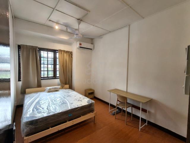 [Female Unit] Medium room in USH 2/2H Subang Jaya Near LRT SS15 1
