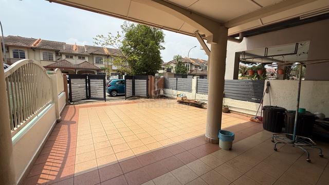 Freehold Renovated 2-Storey Liparis Kota Kemuning 20x82 Extra Long 1