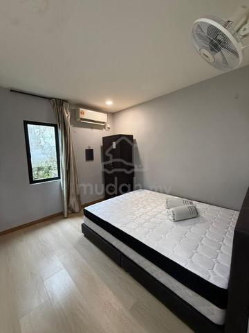 Landed Room for Rent, Near Hsa Hospital ,5mins to ciq, motor parking 1