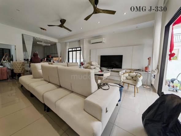 Setia Utama Setia Alam 3 Storey Semi-D House Fully Renovated Unit 1