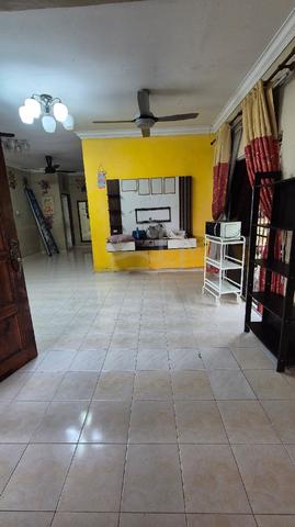 Rumah Setingkat Luas Untuk Disewa Di Sungai Buloh! 1