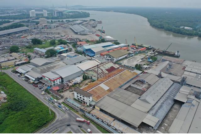 Pending Industrial Land,Office and Warehouse For Sale! Total 2.689acre 1