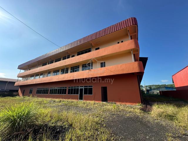Bintawa Warehouse For Rent 120ft W x 262ft L x 2 = 62880sqft 3 storey 1