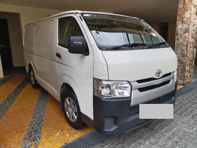 2019 Toyota HIACE panel van 2.5 diesel turbo - 1