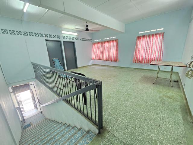 1920sf Spacious Layout 1st Floor Corner Shoplot @ Taman Berkeley Klang 1