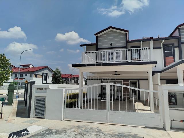 New Double Storey Superlink (conner lot) Ready Move In 1