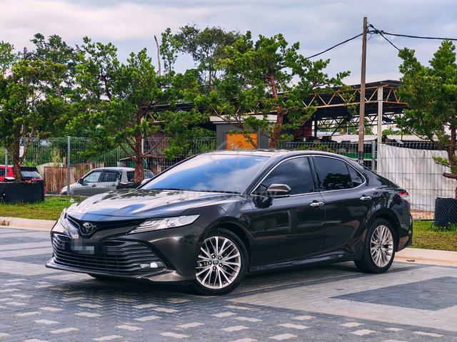 2019 Toyota CAMRY 2.5 V (A) - 2