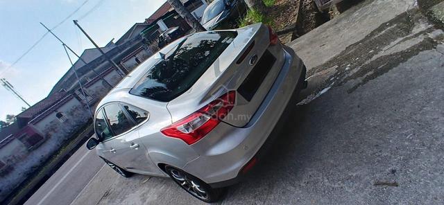 2012 Ford FOCUS 2.0 GHIA FACELIFT (A) - 3