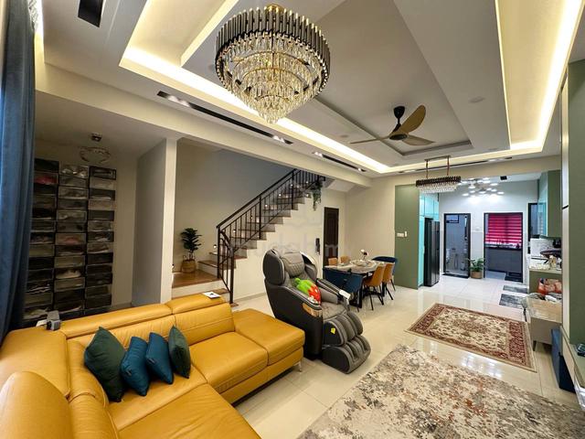 RENOVATED Double Storey Azalea @ Puncak Bestari 2, Bandar Puncak Alam 1