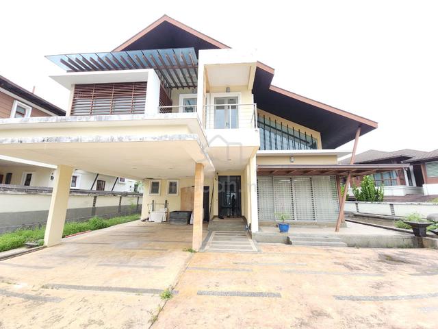 [Below Market Value] Luxury Bungalow in Bukit Jelutong For Sale 1