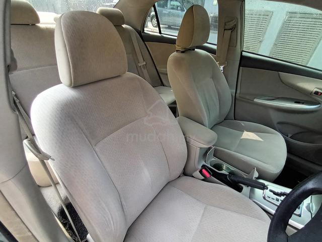 DIRECT OWNER 2011 Toyota ALTIS Auto - 5