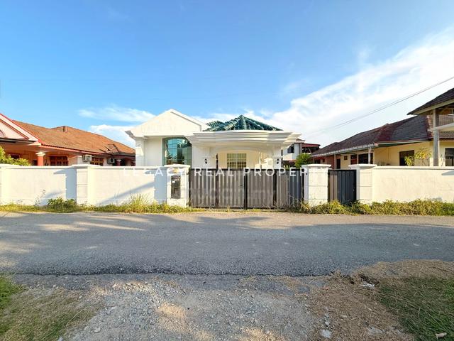 Banglo Besar 1 Tingkat Fully Refurbished Di Kg. Jambu, Chempaka. 1