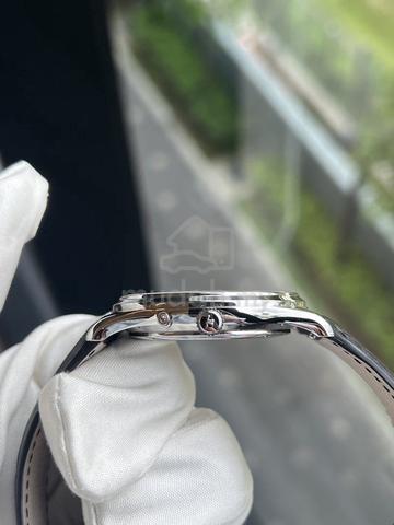 Carousel Image