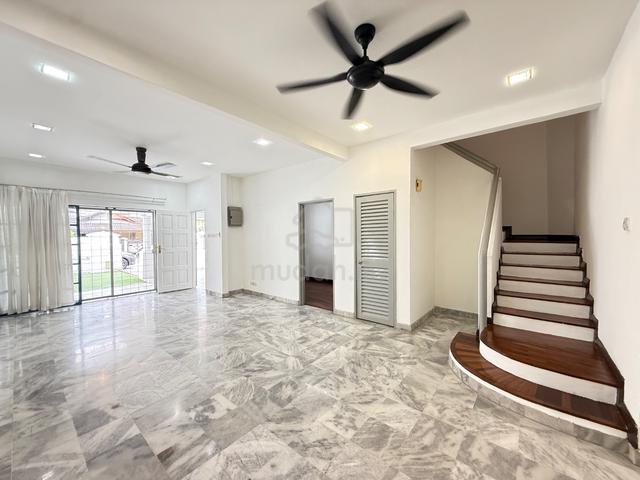 2½ Storey Terrace For Sale (SD 7, Sri Damansara) 1