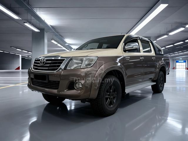 2012 Toyota HILUX 2.5 G (A) - 1