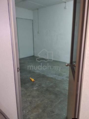 Rumah kedai tingkat atas untuk disewa 1