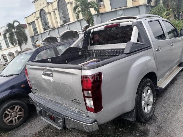 2017 Isuzu D-MAX 2.5 STANDARD 4X4 FACELIFT (A) - 2