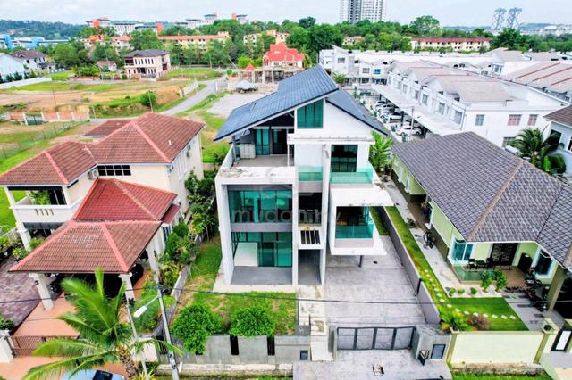 MODERN BUNGALOW 🔥 2.5 Storey Taman Universiti Bangi Nearby Kajang 1