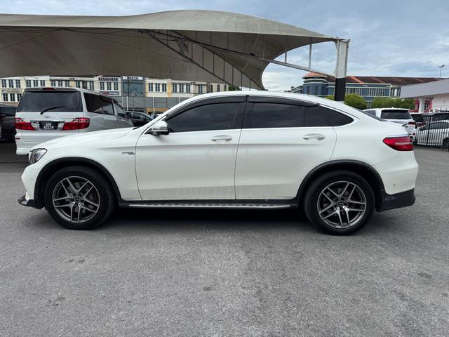 2017 Mercedes Benz GLC250 4MATIC COUPE AMG LINE - 5