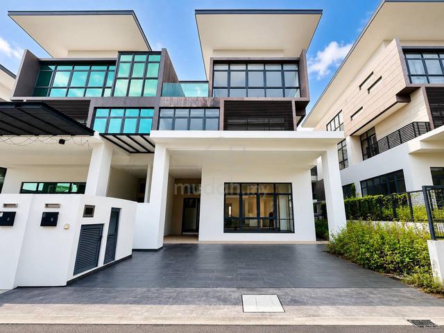 3 Storey Semi-D with Private Lift Villa Elemen Kelab Golf Shah Alam 1