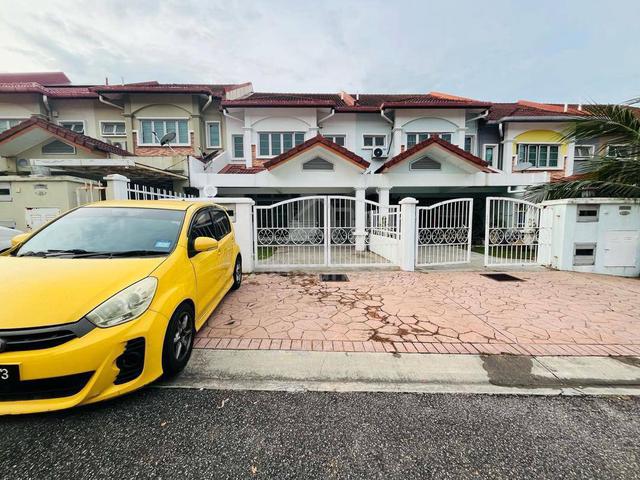 [4R,3Br] Partial Furnished 2 Storey @ Putramas Seksyen 7 Shah Alam 1