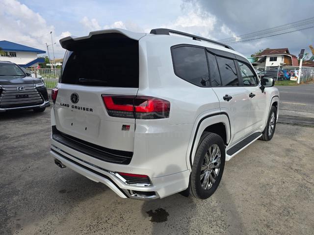 2023 Toyota Land Cruiser 300 GR-Sport 3.5 Petrol - 4
