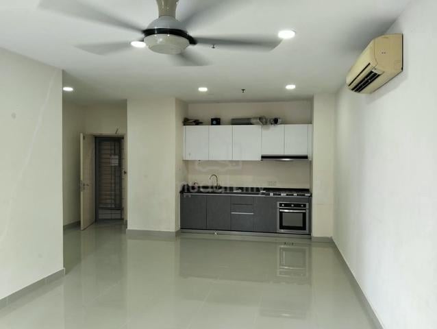 E Suite-Designer Suites @ Emerald Avenue 1