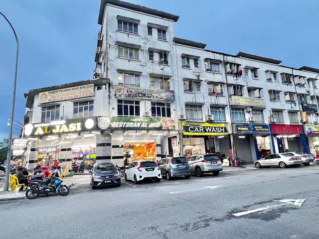 Dataran Otomobil Apartment 1