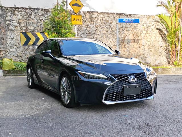 2021 Lexus IS300 2.0 (A) Version L, Dark wood - 3