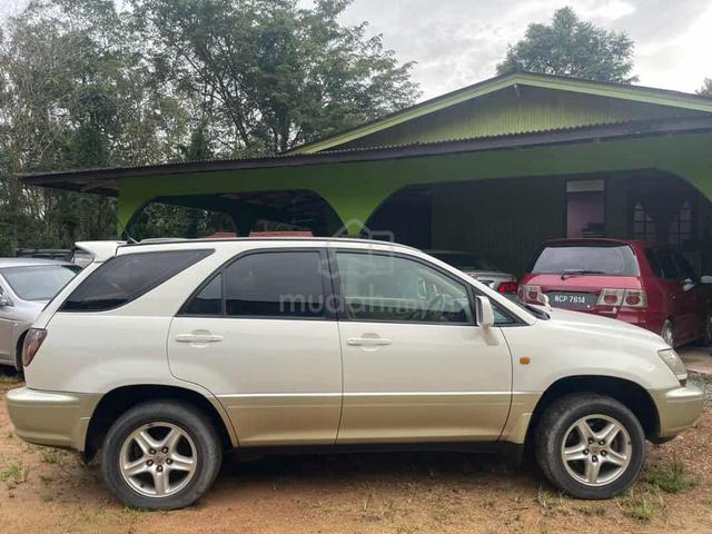 1999/2004 Toyota HARRIER 2.2 Auto - 4