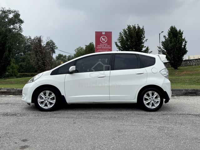 2014 Honda JAZZ 1.3 HYBRID FACELIFT (A) - 5