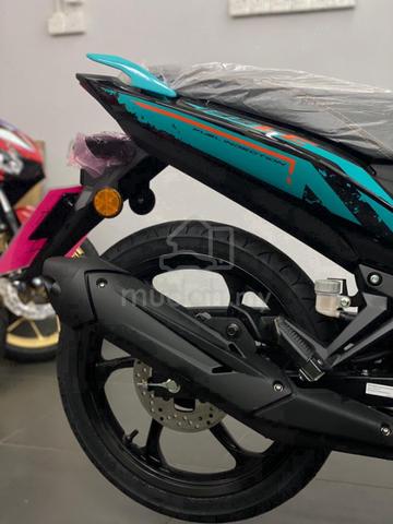 yamaha v8 motorcycle