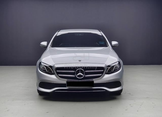 Ori-49k 2019 Mercedes Benz E200 2.0 Sportstyle FSH - 3