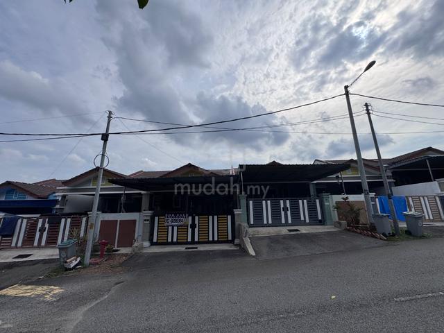 Dekat Kolam Air Panas Gadek. Taman Padang Sebang Indah 1