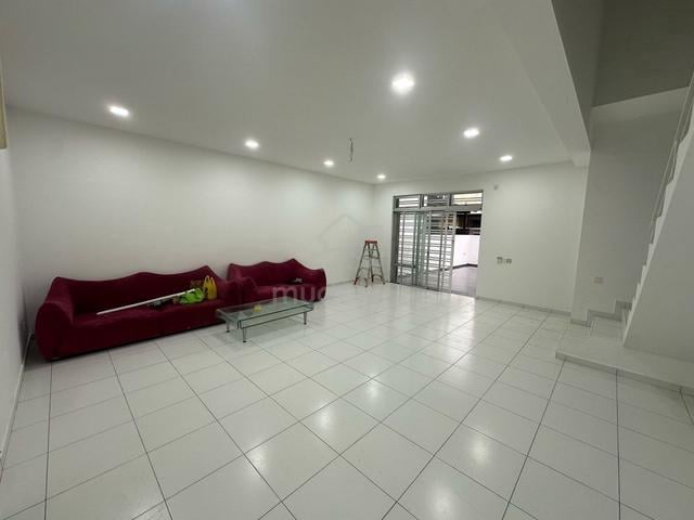 Johor Bahru Setia Tropika double storey 5 bedroom 1