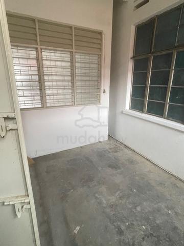 Georgetown Shoplot At Lorong Macalister , near burma 2