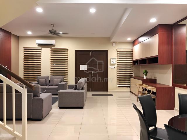 HOT AREA BELOW VALUE 3 Storey Superlink Kota Syahbandar Limbongan Town 1
