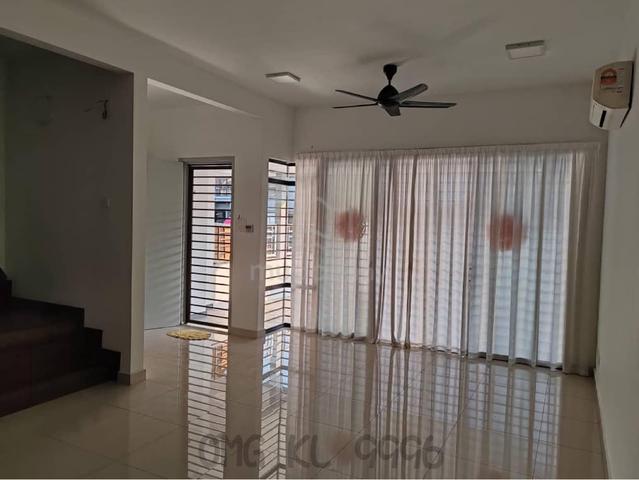 For Rent Bukit Raja Cogan Double storey 20x70 kitchen cabinet 1
