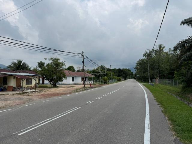 Roadside oil palm land for sale Asahan Nyalas Melaka 1