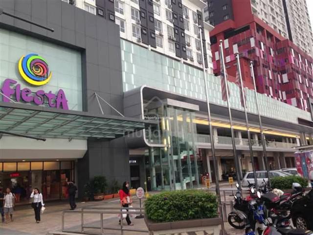 cash back! LG floor shop retail Axis Mall Pandan Indah LRT 1