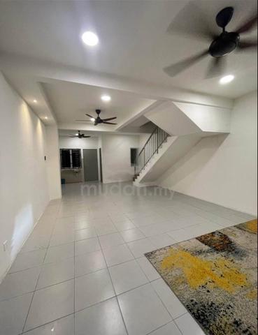 Rumah 2 Tingkat Untuk Disewa 1
