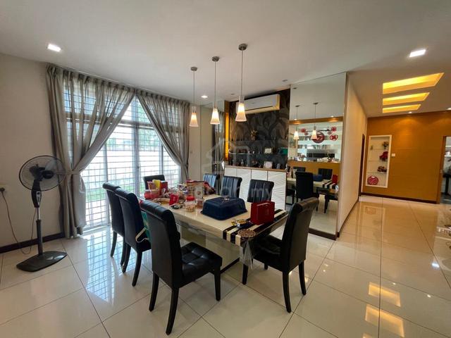 Taman Khidmat Bungalow l 5 Bedrooms l Fully Furnished l 6 Car Parks 1