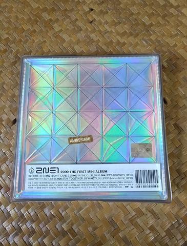2NE1 1st Mini Album - photo 2 of 4