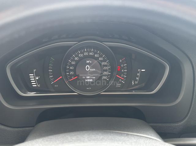 2015 Volvo V40 1.6 T4 (A) - 2
