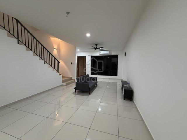 Mount Austin 2 Storey House Austin Crest Ruby Partial Furnished G&G 1