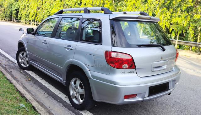 Mitsubishi OUTLANDER 2.4(A)MIVEC*AIR TREK*r2007 - 2