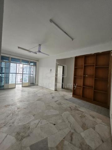 Kiambang Apartment 1