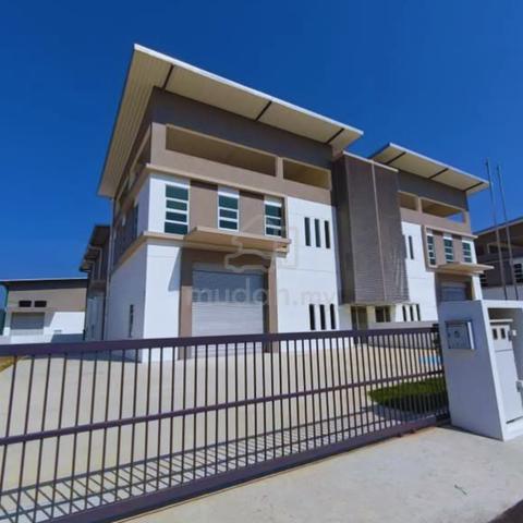 2 Adjoining Semi-Detached Factory / Warehouse @ Saujana Rawang 1