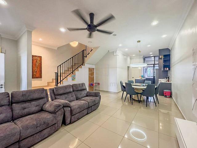 BIG UNIT+WELL MAINTAINED‼️ 2 Storey Terrace Tmn Langat, Bant 1