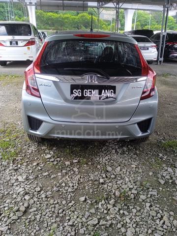 2017 Honda JAZZ 1.5 V (A) - 3